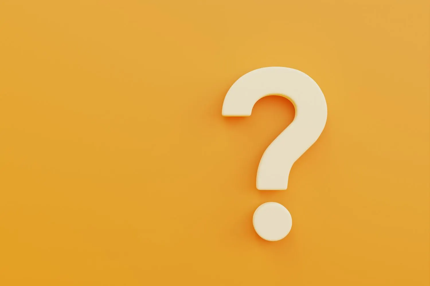 Signo de interrogación blanco en relieve sobre fondo naranja